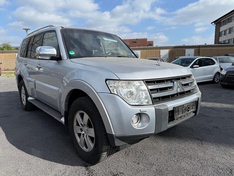 Silber Gebraucht 2008 Mitsubishi Pajero Edition SUV | 6.300 € (Fairer Preis) - Bild 1/4