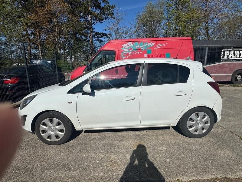 Second-hand Opel Corsa 70 CP (51 kW) 2013 Alb Hatchback