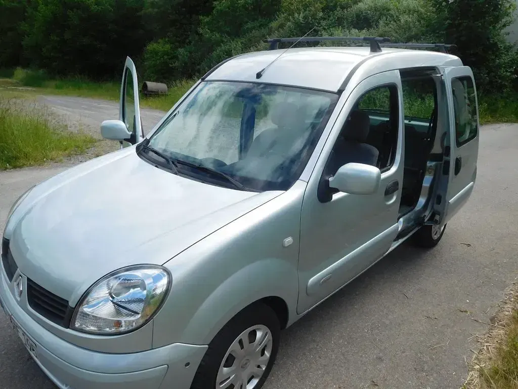 Gebraucht Renault Kangoo 95 PS (69 kW) 2006 Silber Van / Kleinbus