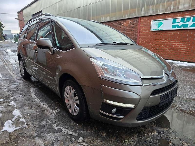 Gebraucht Citroën Grand C4 Picasso SELECTION 111 PS (81 kW) 2011 Farbe luziferrot/metallic Van / Kleinbus
