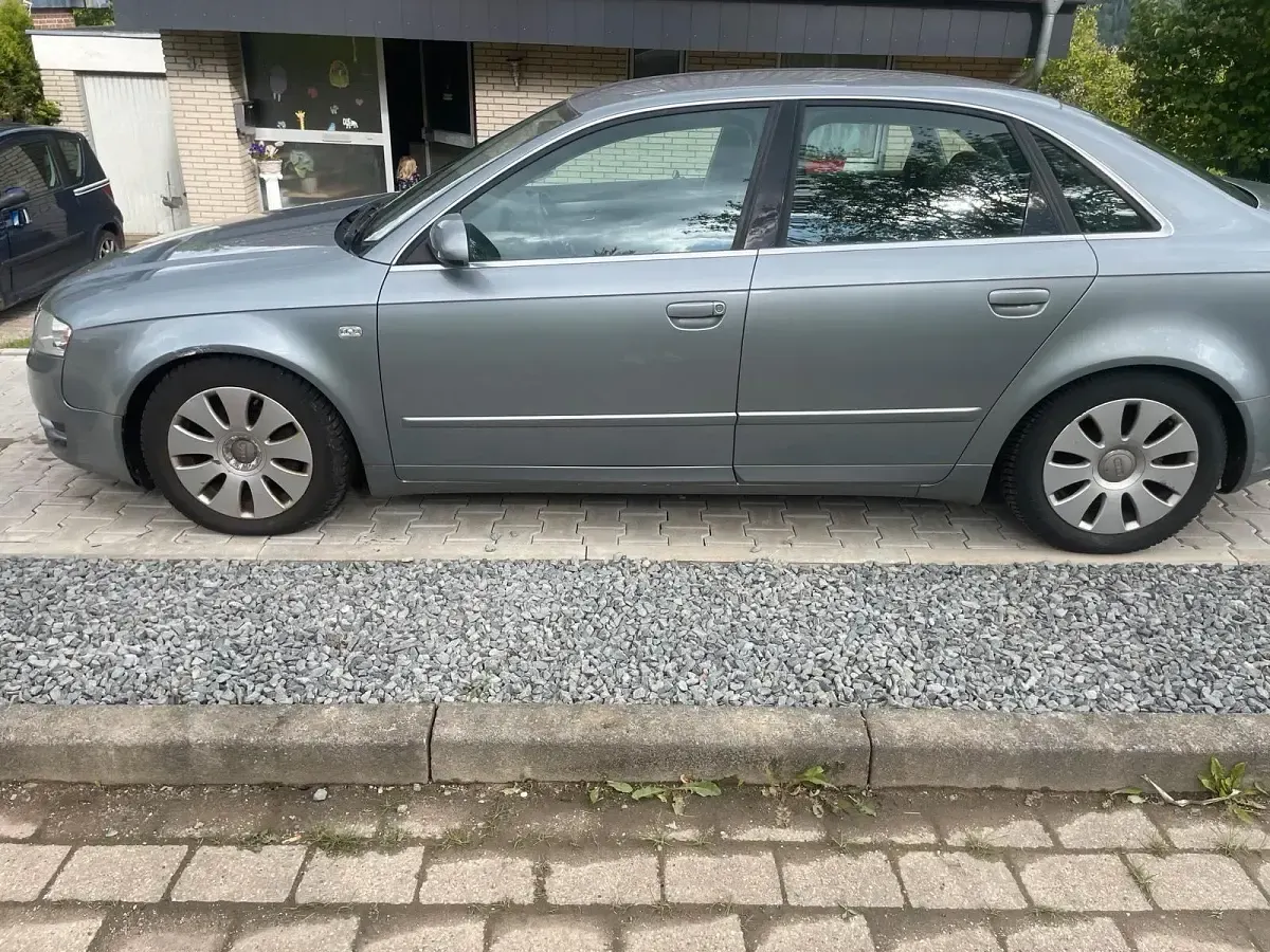 Gebraucht Audi A4 130 PS (95 kW) 2006 Silber Limousine