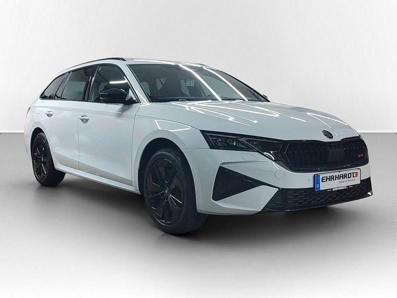 Neu Skoda Octavia RS 265 PS (194 kW) 2026 Weiß Kombi