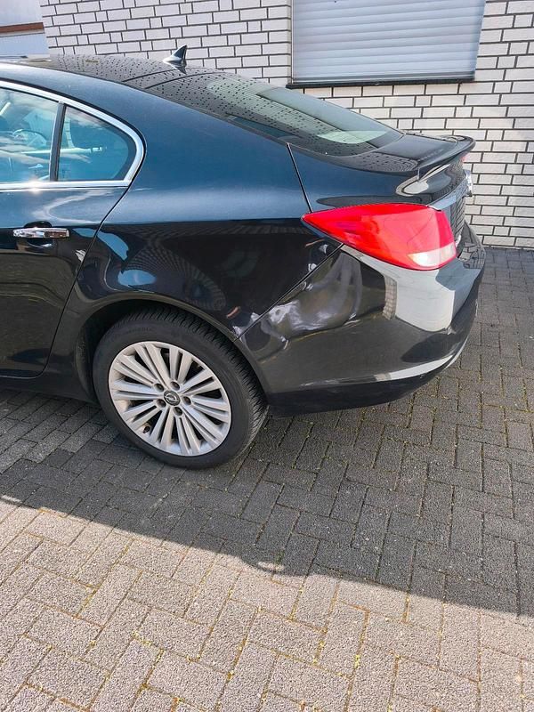 Gebraucht Opel Insignia 160 PS (117 kW) 2013 Schwarz Limousine