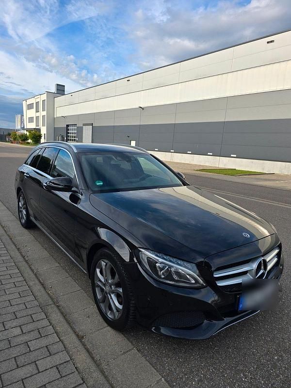 Schwarz Gebraucht 2017 Mercedes C220 Avantgarde Kombi | 14.700 € (Superpreis) - Bild 1/4