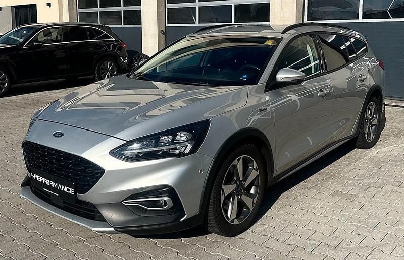 Grau Gebraucht 2019 Ford Focus Active Limousine | 14.990 € (Fairer Preis) - Bild 1/4