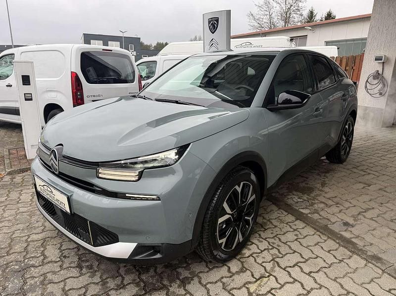 Neu Citroën C4 131 PS (96 kW) 2025 Manhattan grün Kleinwagen