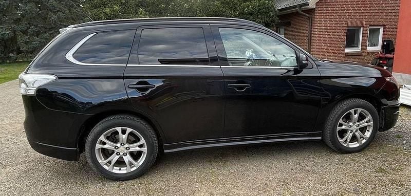 Gebraucht Mitsubishi Outlander Instyle 150 PS (110 kW) 2012 Schwarz SUV