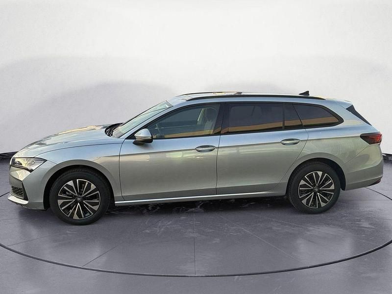 Neu Skoda Superb Selection 150 PS (110 kW) 2026 Silber Kombi