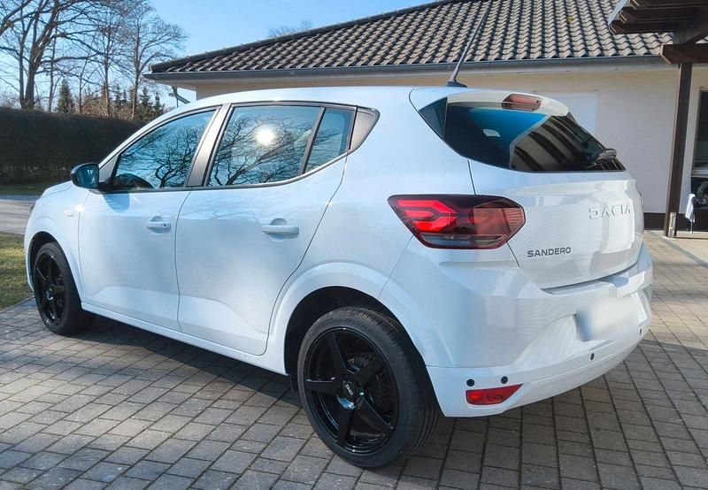 Gebraucht Dacia Sandero Expression 91 PS (66 kW) 2023 Weiß Limousine