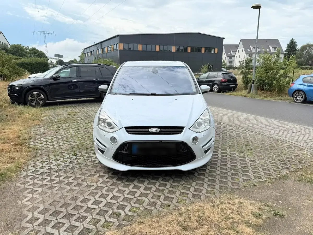 Gebraucht Ford S-MAX ST-Line 163 PS (119 kW) 2012 Weiß Van / Kleinbus