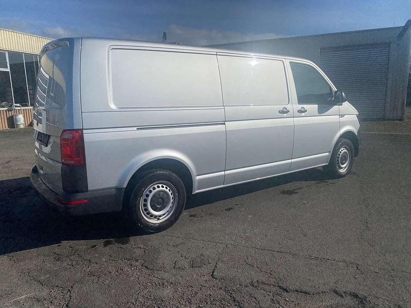 Gebraucht VW Transporter 84 PS (61 kW) 2019 Reflexsilber metallic Van