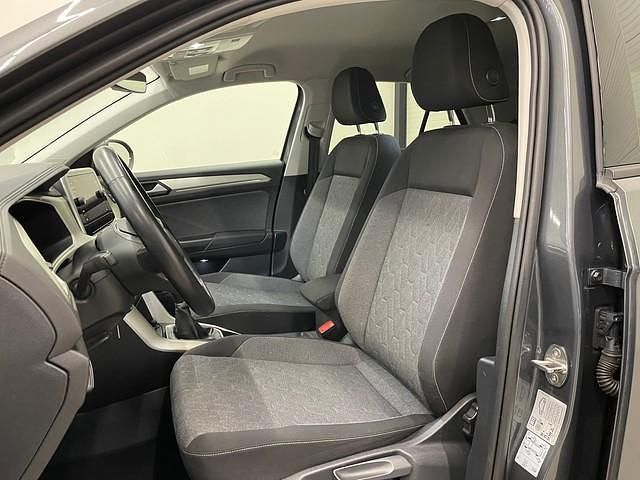 Gebraucht VW T-Roc Move 116 PS (85 kW) 2023 Grau SUV