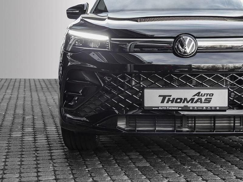 Neu VW Tiguan R-line 193 PS (141 kW) 2025 Grenadillschwarz metallic SUV