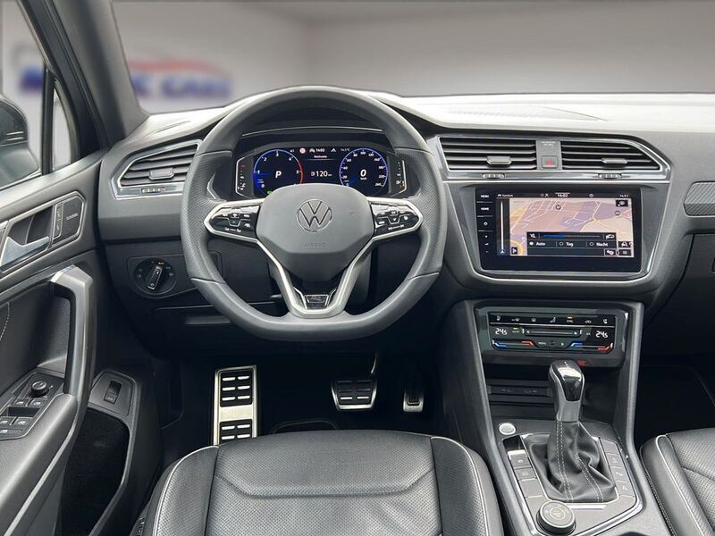 Gebraucht VW Tiguan Allspace R-line 200 PS (147 kW) 2021 Deep black perleffekt (metallic) SUV