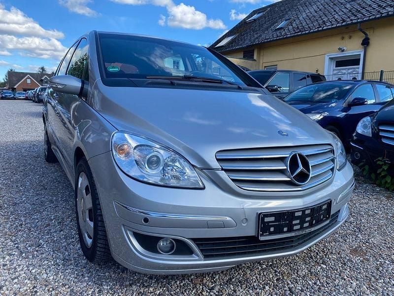 Silber Gebraucht 2006 Mercedes B200 Van / Kleinbus | 5.490 € (Fairer Preis) - Bild 1/4