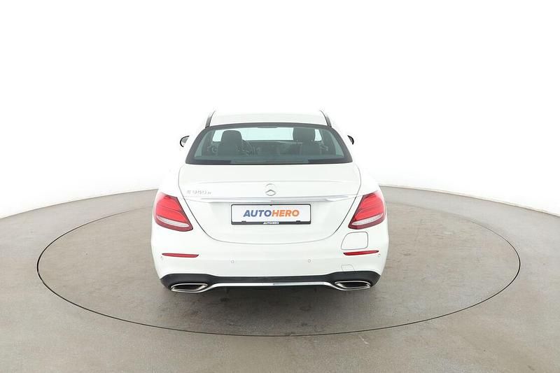 Gebraucht Mercedes E350 AMG line 286 PS (210 kW) 2018 Weiß Limousine