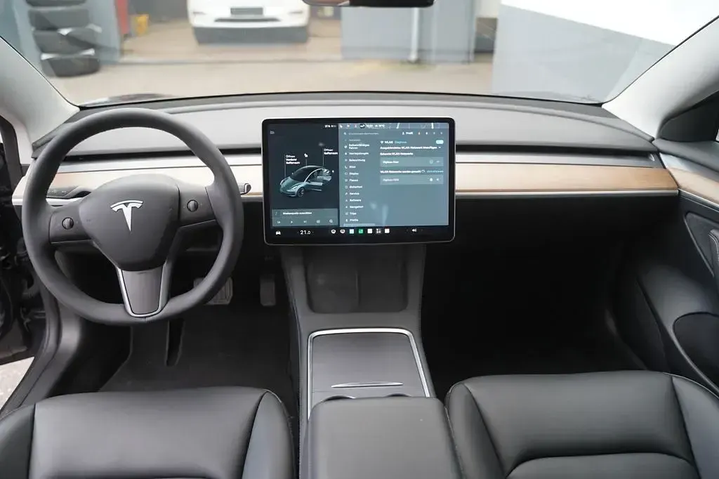 Käytetty Tesla Model 3 Standard Range 239 kW (325 HP) 2021 Harmaa Sedan