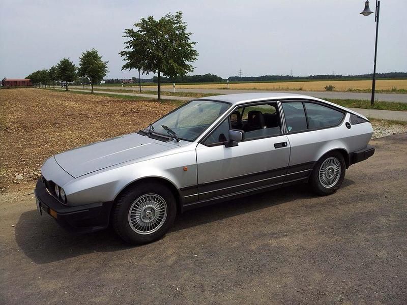 Silber Gebraucht 1983 Alfa Romeo Alfetta Limousine | 10.000 € - Bild 1/4
