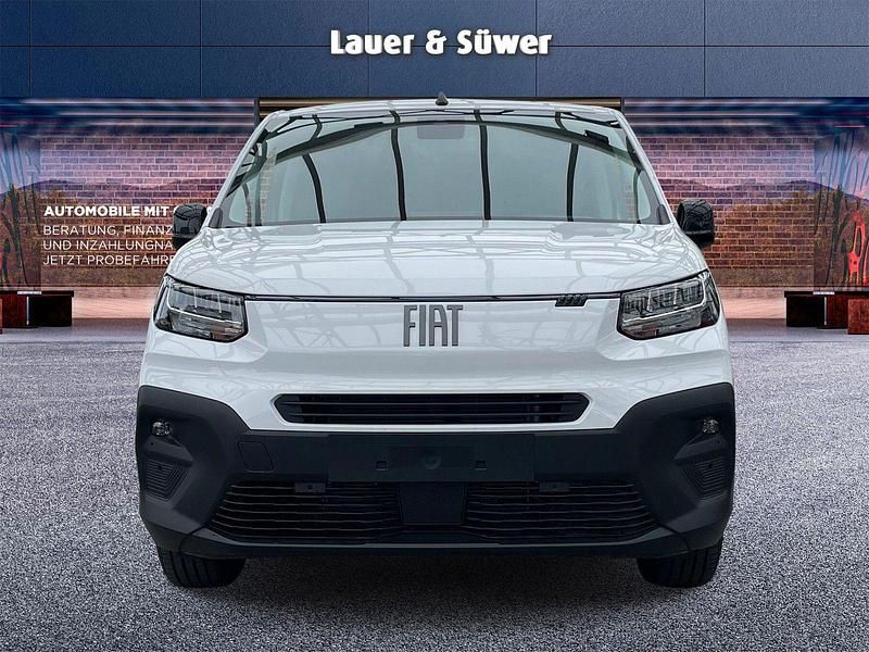 Neu Fiat Doblò 102 PS (75 kW) 2025 Weiß Van / Kleinbus