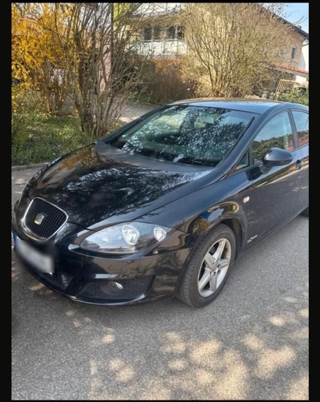 Schwarz Gebraucht 2012 Seat Leon Kleinwagen | 2.500 € (Fairer Preis) - Bild 1/4
