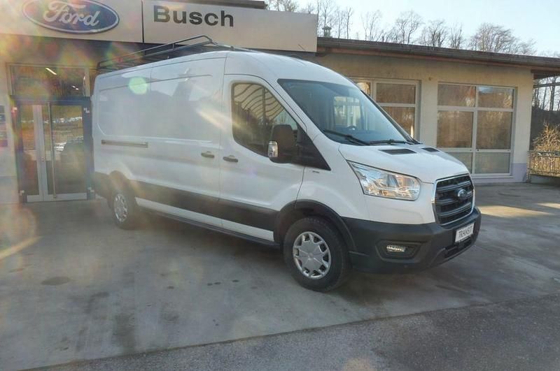 Gebraucht Ford Transit Trend 131 PS (96 kW) 2022 Weiß Limousine