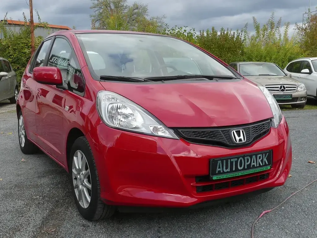 Gebraucht Honda Jazz Trend 90 PS (66 kW) 2014 Rot Kleinwagen