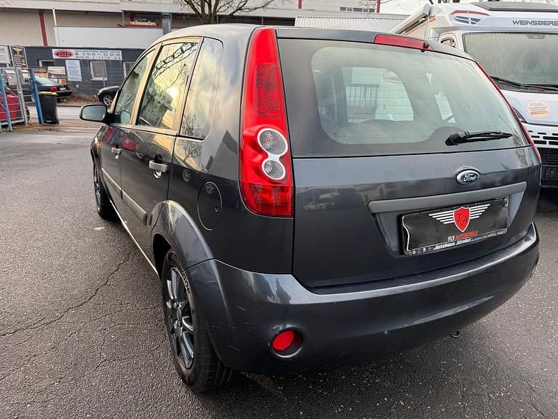 Gebraucht Ford Fiesta 80 PS (58 kW) 2007 Grau Limousine