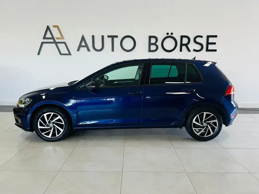 Gebraucht VW Golf VII Comfortline 110 PS (80 kW) 2018 Blau Limousine
