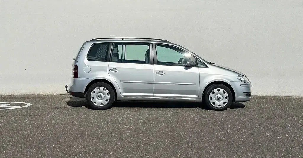 Gebraucht VW Touran Trendline 140 PS (102 kW) 2007 Silber Van / Kleinbus