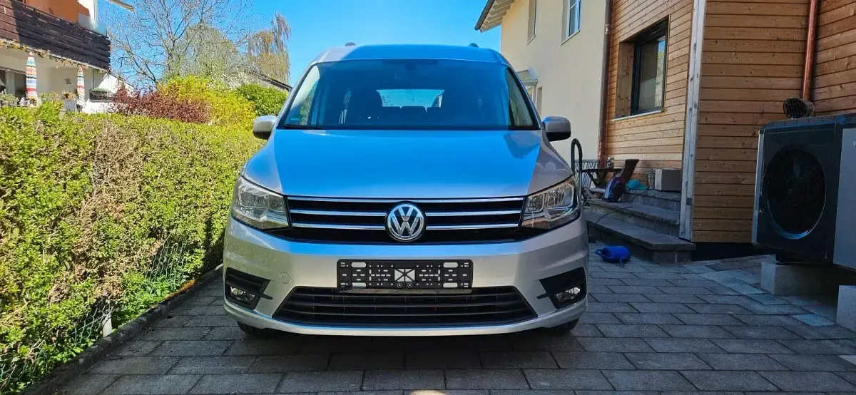 Gebraucht VW Caddy Maxi 150 PS (110 kW) 2017 Silber Van / Kleinbus