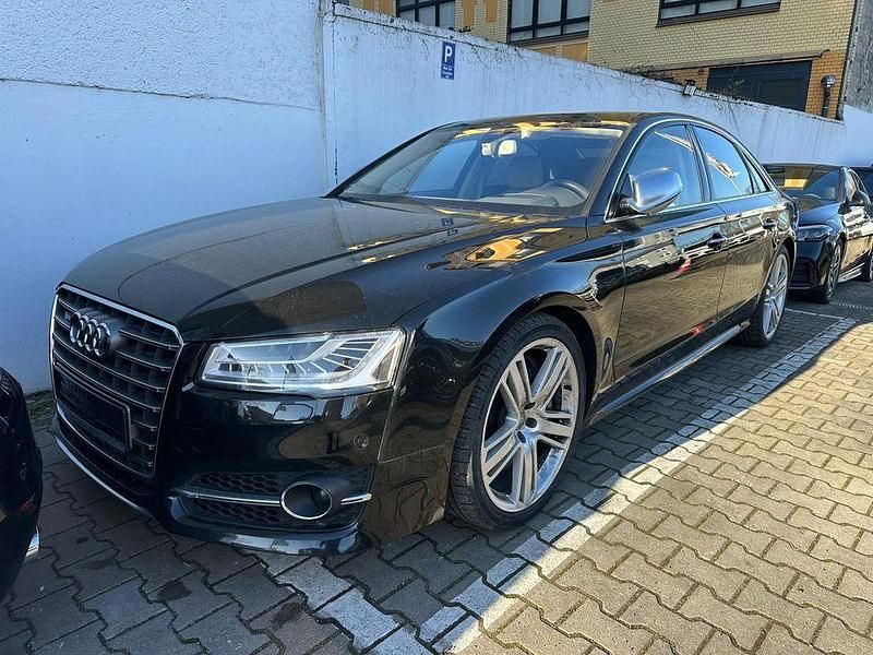 Schwarz Gebraucht 2017 Audi S8 Sport Limousine | 40.999 € (Etwas zu teuer) - Bild 1/2