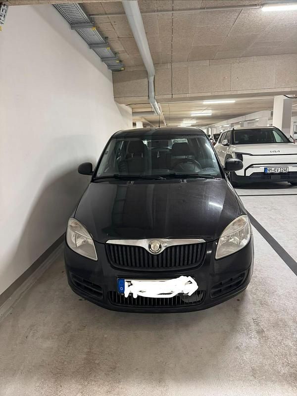 Schwarz Gebraucht 2009 Skoda Fabia Kombi | 900 € (Superpreis) - Bild 1/4
