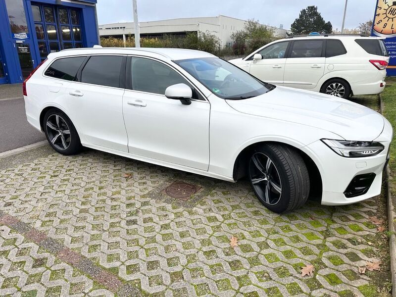 Weiß Gebraucht 2018 Volvo V90 R-Design Kombi | 26.800 € (Fairer Preis) - Bild 1/4