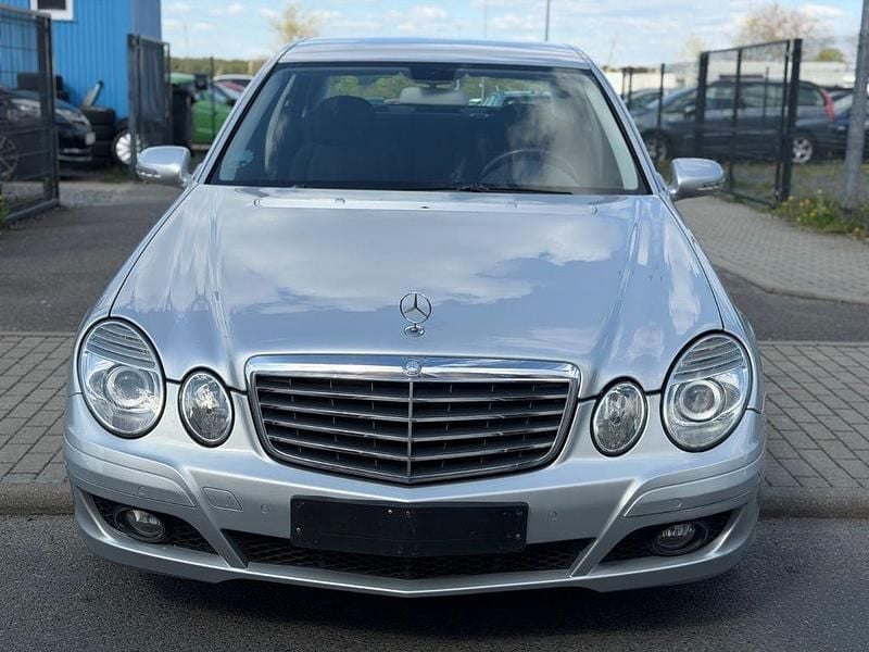 Second-hand Mercedes E200 184 CP (135 kW) 2007 Argintiu Berlinǎ