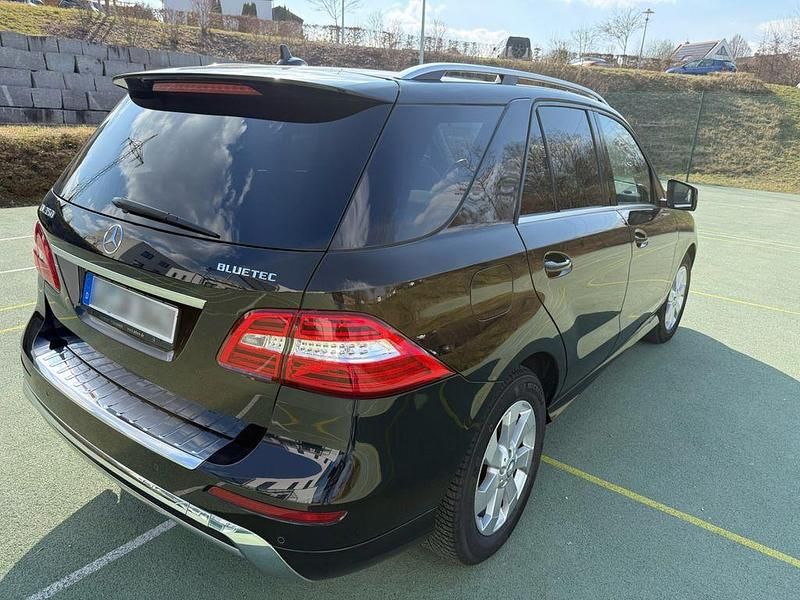Gebraucht Mercedes ML350 258 PS (189 kW) 2015 Schwarz SUV