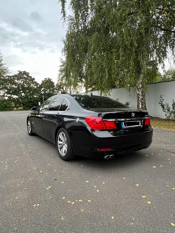Schwarz Gebraucht 2010 BMW 730 Limousine | 11.500 € (Etwas zu teuer) - Bild 1/4