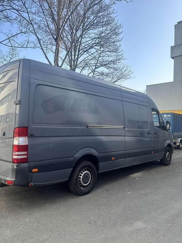Gebraucht Mercedes Sprinter 129 PS (94 kW) 2014 Grau Van