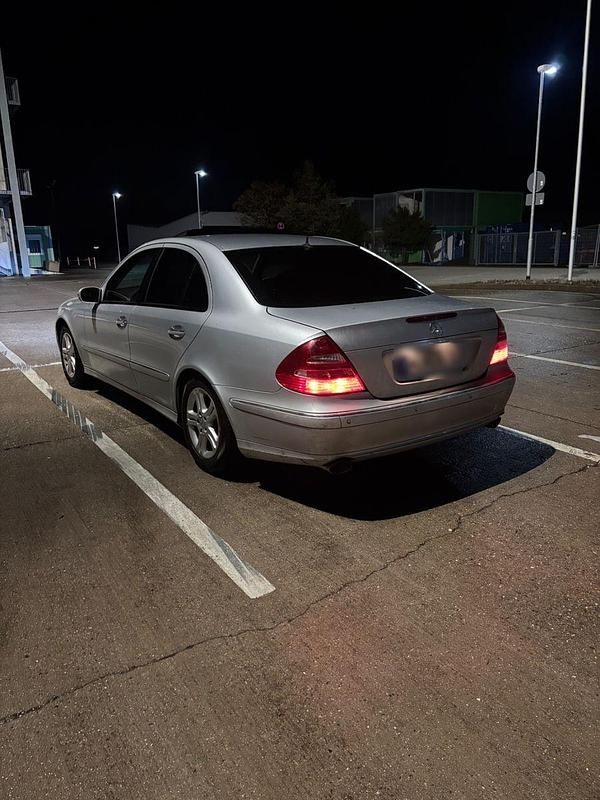 Gebraucht Mercedes E320 Elegance 224 PS (164 kW) 2005 Silber Limousine