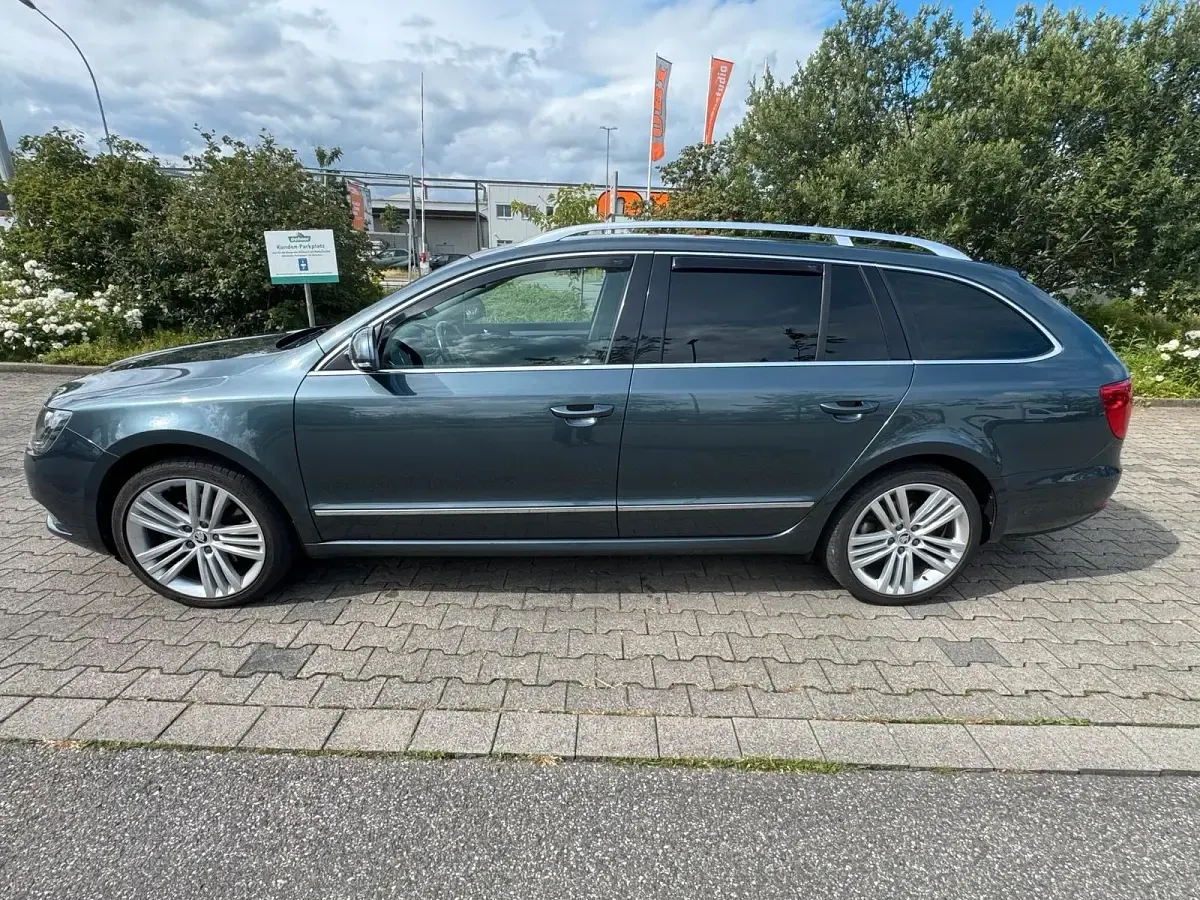 Gebraucht Skoda Superb 140 PS (102 kW) 2015 Kombi
