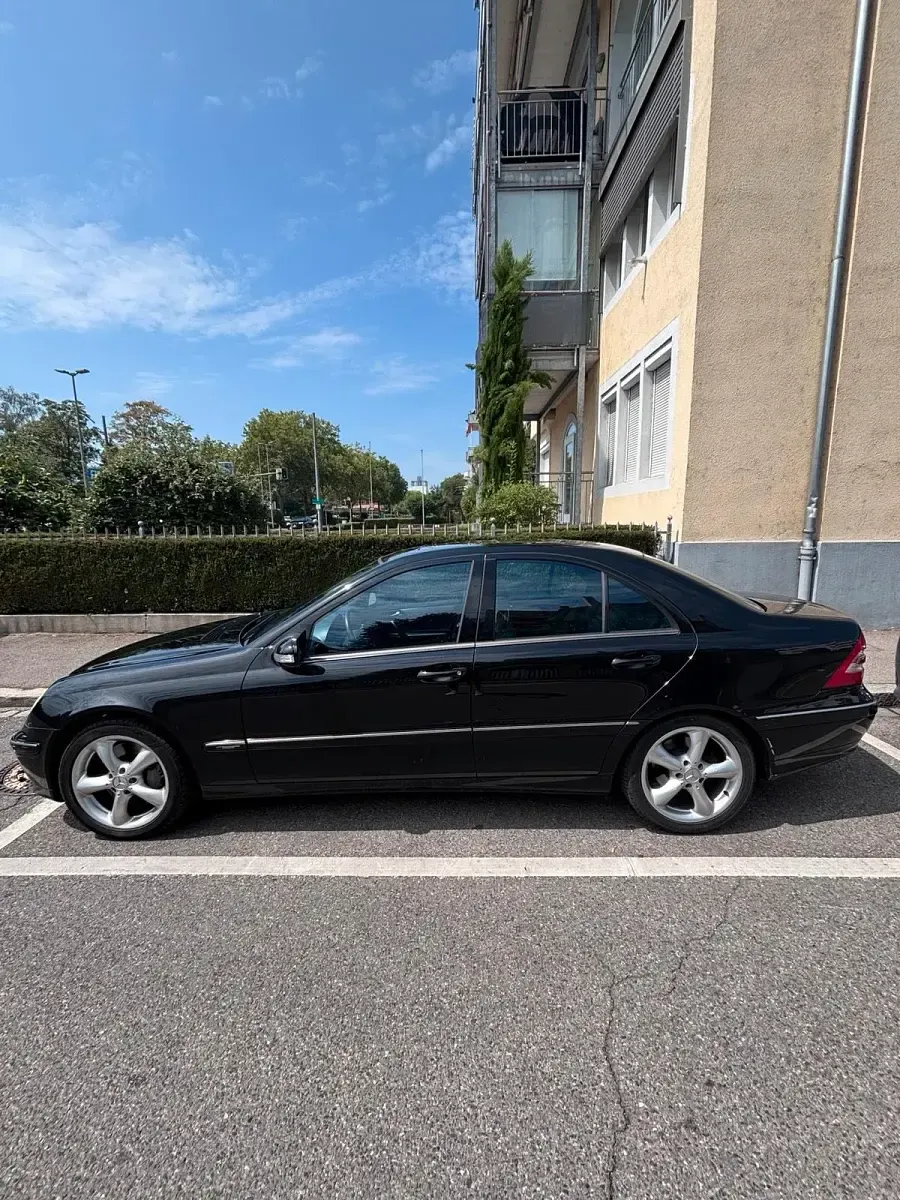Gebraucht Mercedes C320 224 PS (164 kW) 2005 Schwarz Limousine