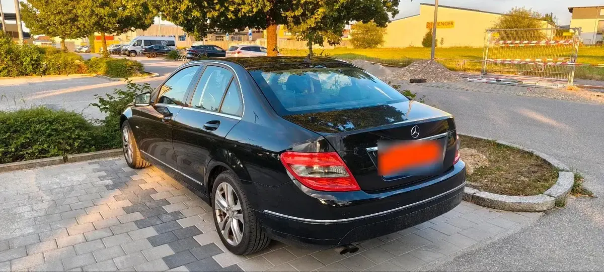 Gebraucht Mercedes C180 156 PS (114 kW) 2010 Schwarz Limousine