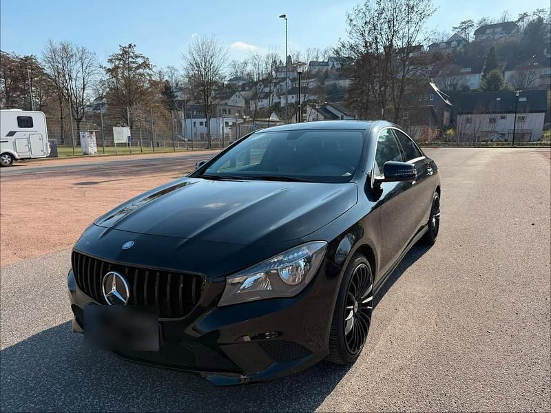 Gebraucht Mercedes CLA180 122 PS (89 kW) 2014 Schwarz Limousine