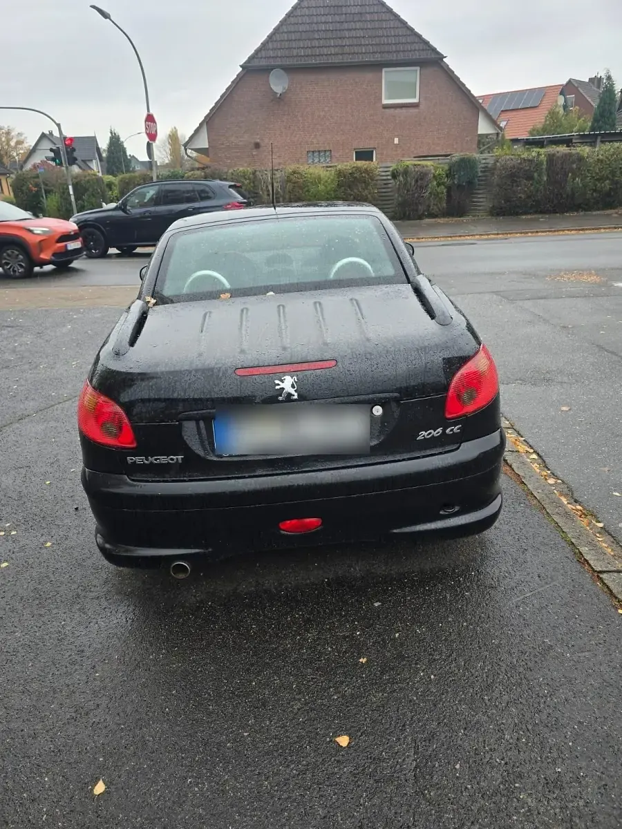 Gebraucht Peugeot 206 CC 136 PS (100 kW) 2001 Schwarz Cabrio