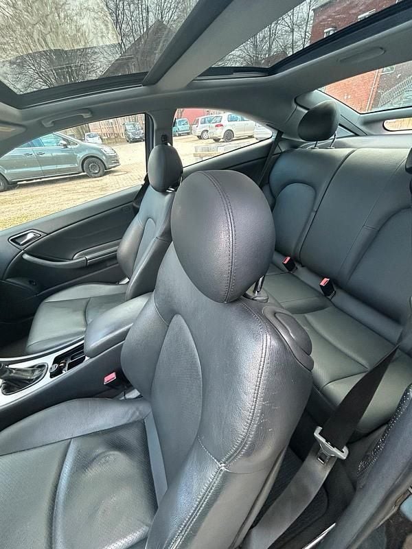 Gebraucht Mercedes C180 143 PS (105 kW) 2004 Schwarz Coupé