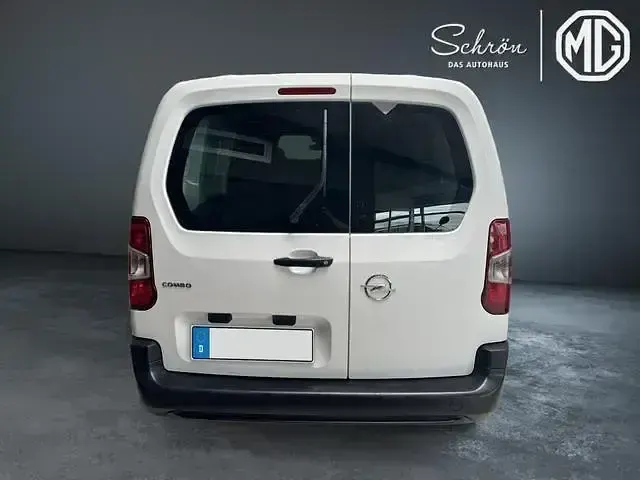Używany Opel Combo 102 KM (75 kW) 2020 Biały Minivan