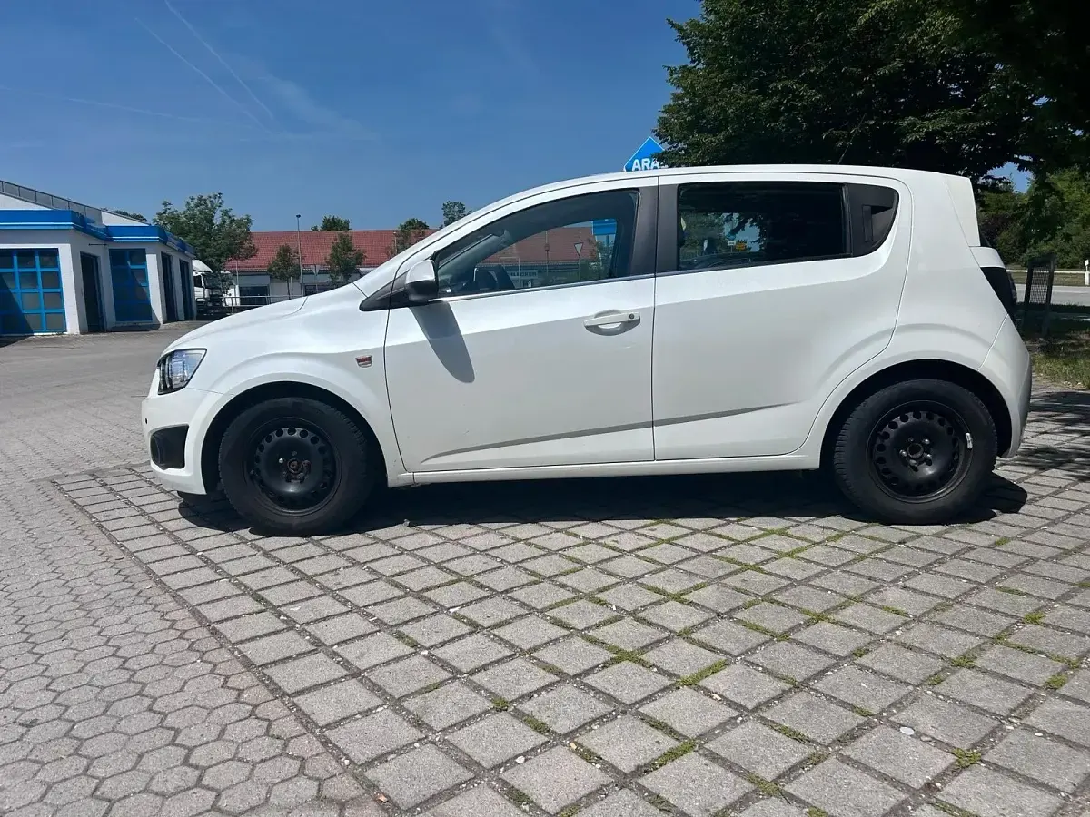 Używany Chevrolet Aveo 116 KM (85 kW) 2013 Biały Hatchback