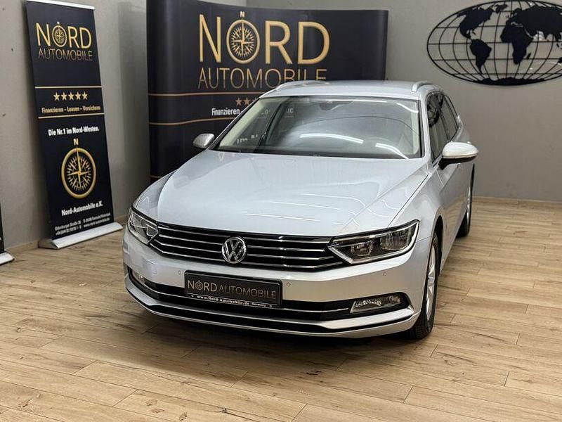 Silber Gebraucht 2019 VW Passat Limousine | 17.990 € (Guter Preis) - Bild 1/3