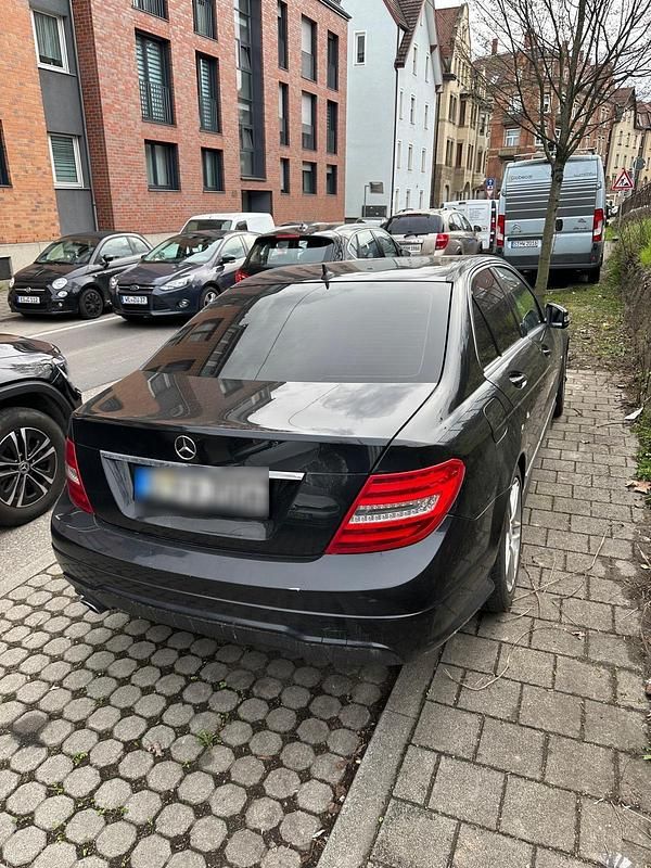 Gebraucht Mercedes C250 204 PS (150 kW) 2011 Schwarz Limousine