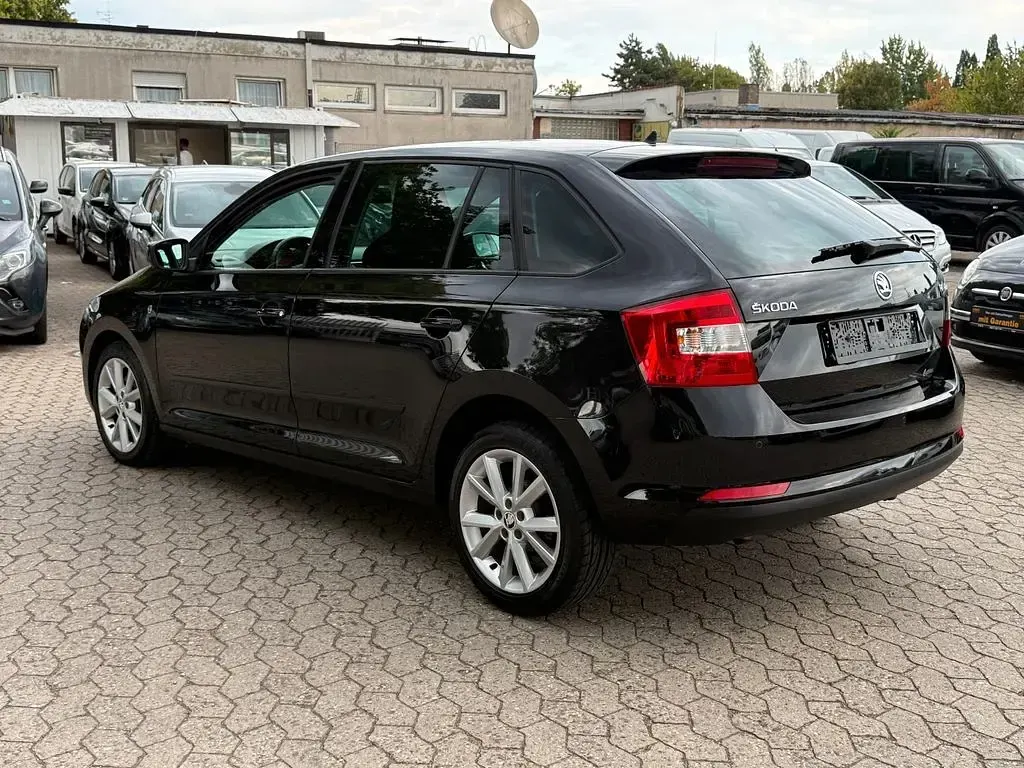Gebraucht Skoda Rapid Elegance 122 PS (89 kW) 2014 Schwarz Kleinwagen