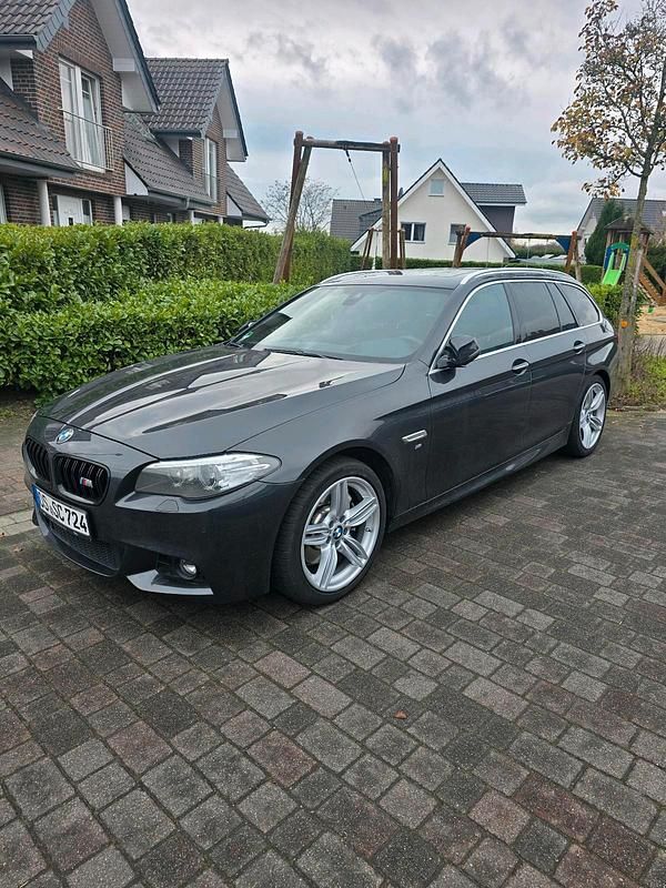 Grau Gebraucht 2013 BMW 530 M Sport Kombi | 11.990 € (Fairer Preis) - Bild 1/4